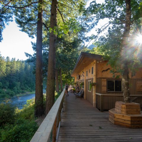 Paradise lodge along the rogue river in Oregon