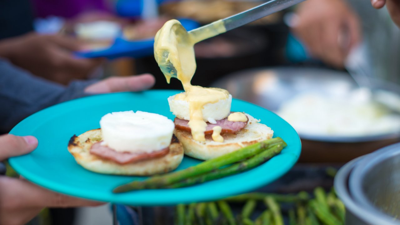 breakfast on the river