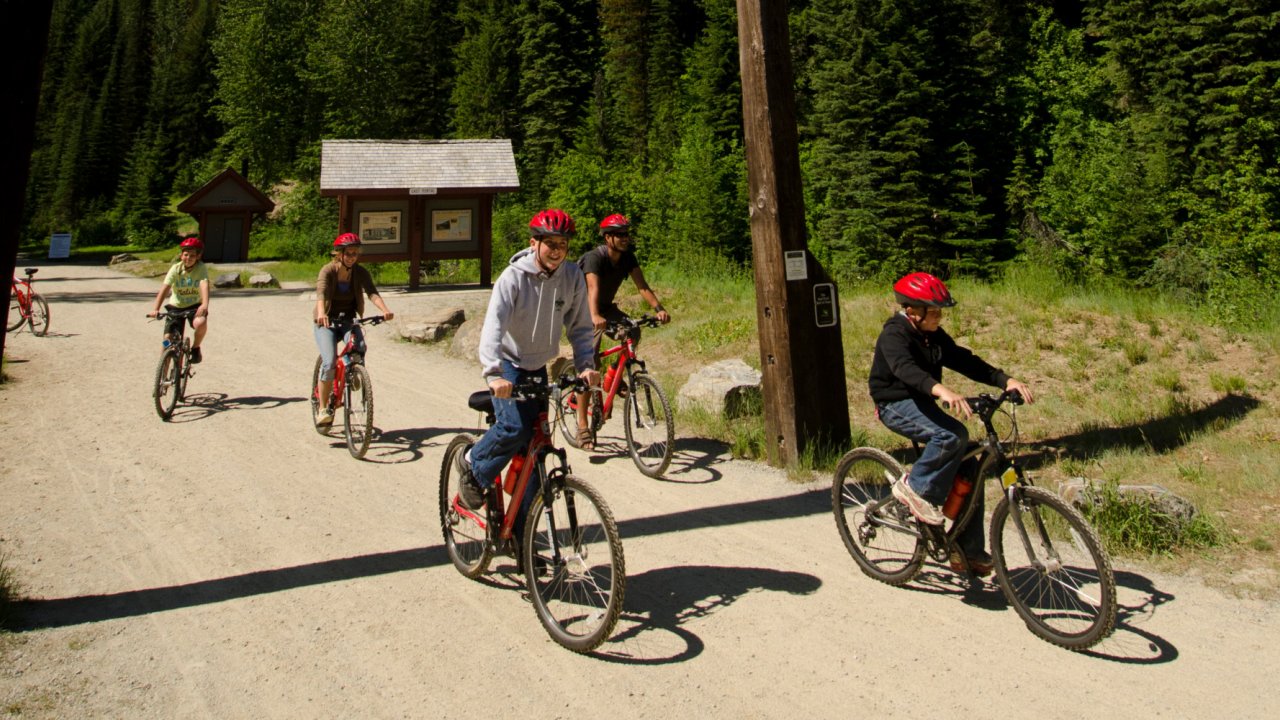 A group of bikers on a guided bike tour on the Hiwatha Route in Idaho.
