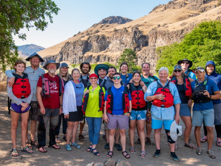group of rafters on the Deschutes river in oregon