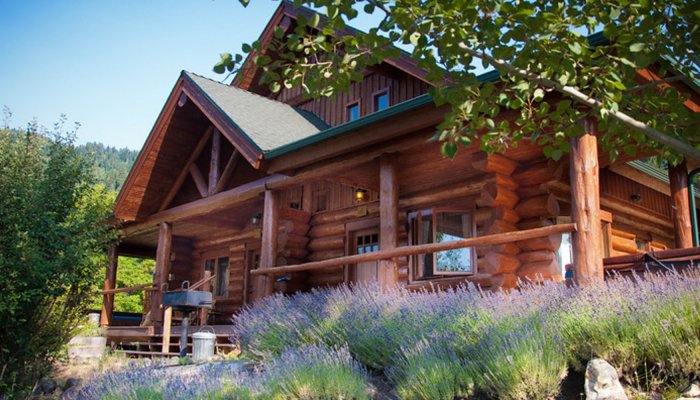 getaway cabin for rent in central Idaho